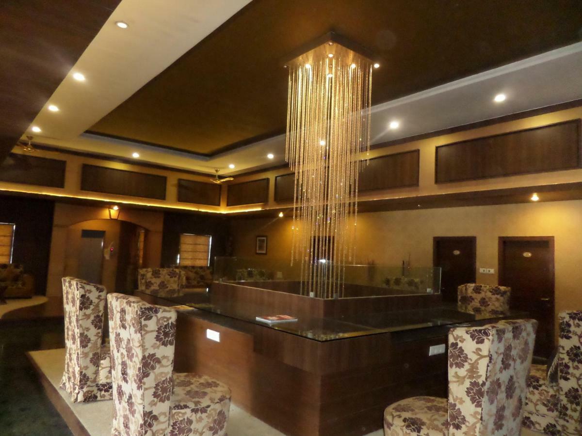 Matrix Inn Pune Exterior foto