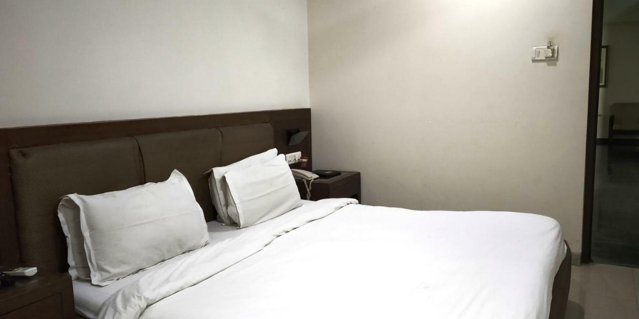 Matrix Inn Pune Exterior foto