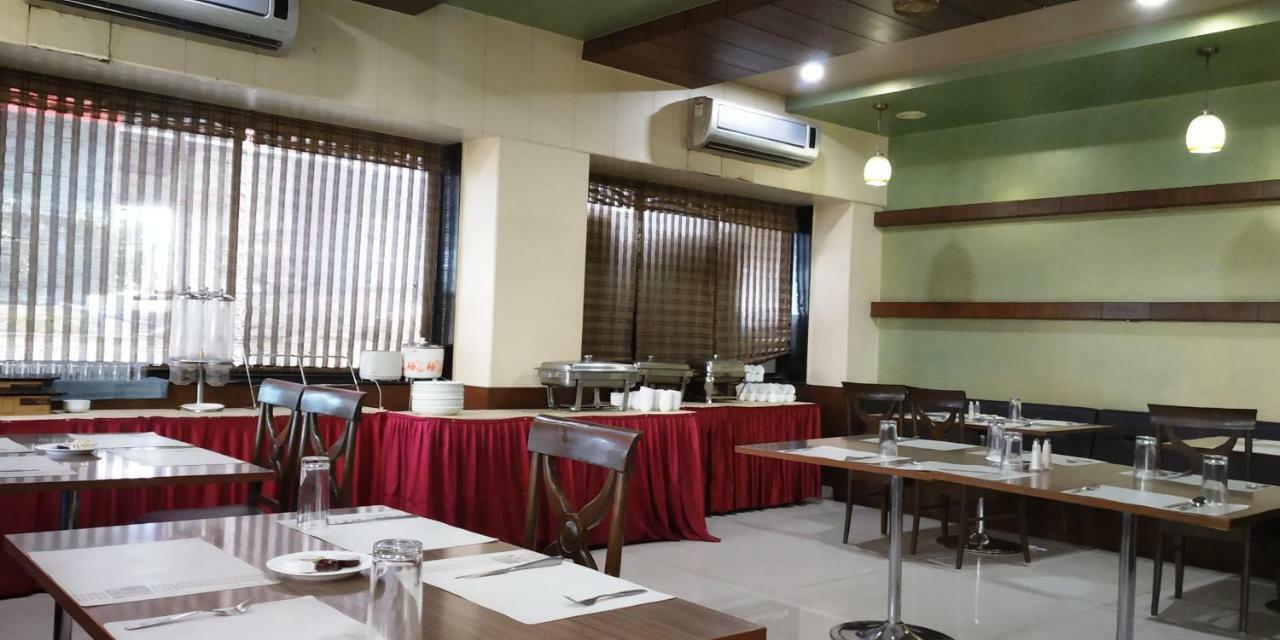 Matrix Inn Pune Exterior foto