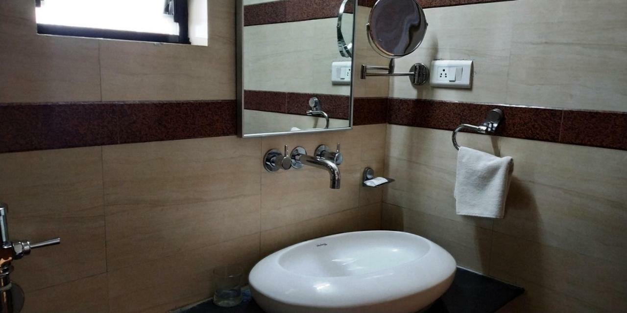 Matrix Inn Pune Exterior foto